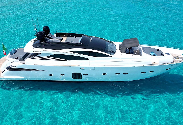Pershing 90